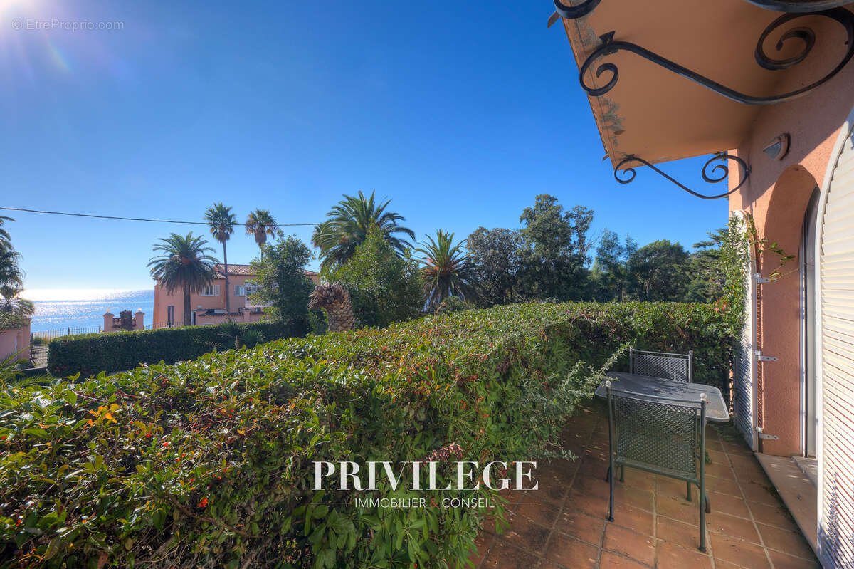 Maison à ROQUEBRUNE-SUR-ARGENS