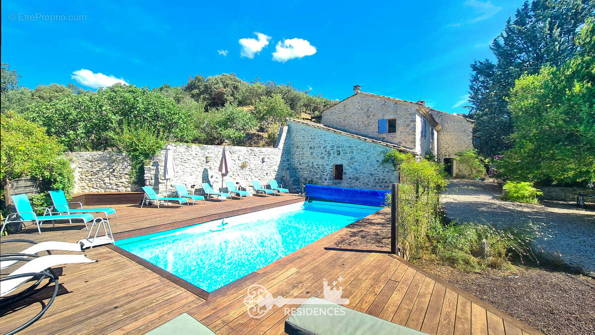 Ancienne magnanerie de caractère avec piscine et studio indépendant sur 6600 m2 de terrain - secteur Lussan - photo 2