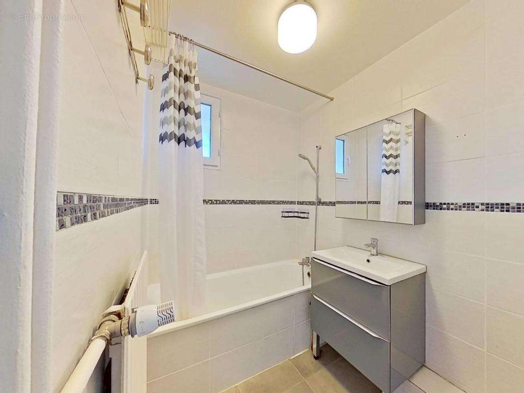 Appartement à RILLIEUX-LA-PAPE