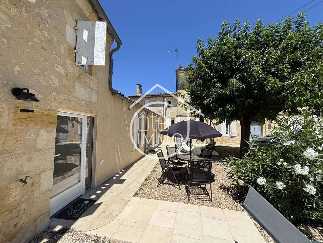 Maison à SAINT-EMILION