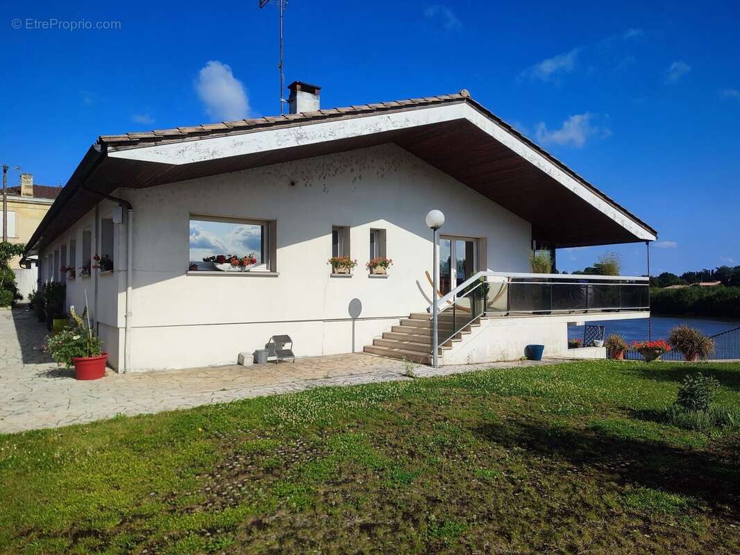 Maison à SAINT-JEAN-DE-BLAIGNAC