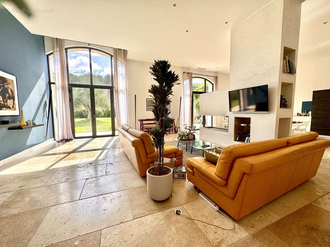 Maison à COLOMBIERS