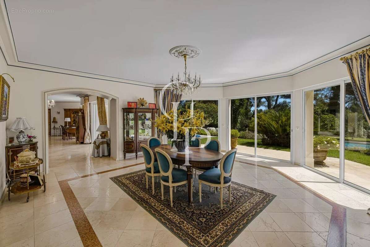 Maison à MOUGINS