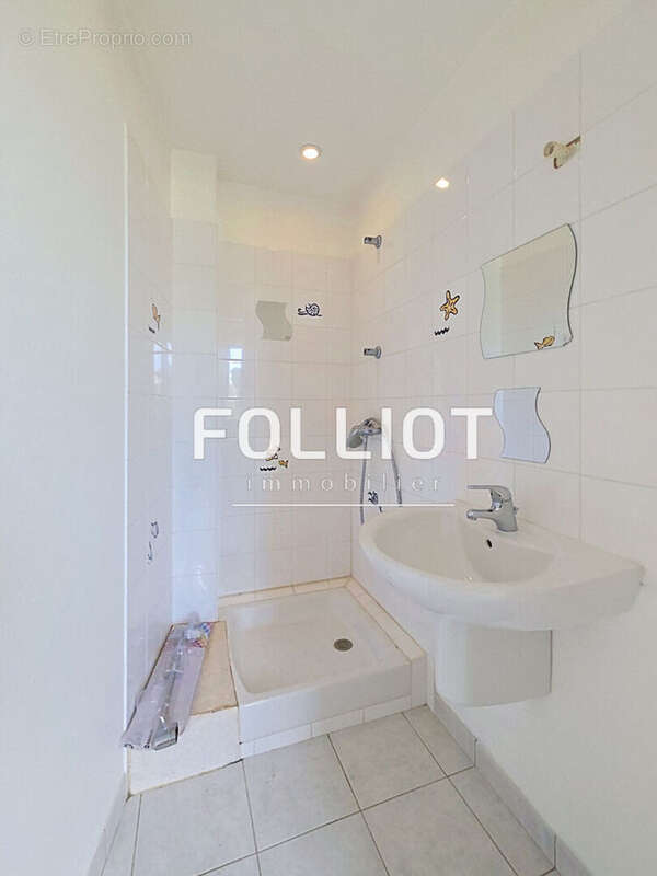 Maison 5 pièces à vendre à Bréhal - 50290 - Centre - photo 6