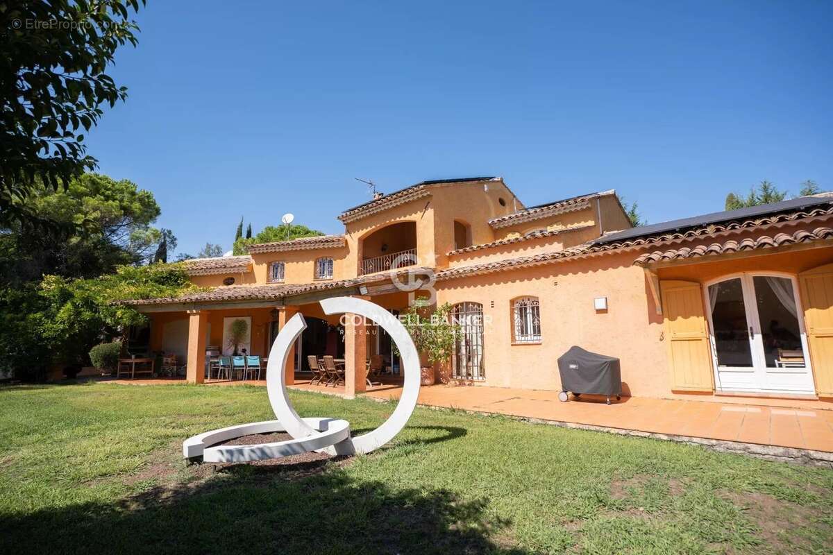 Maison à MOUGINS