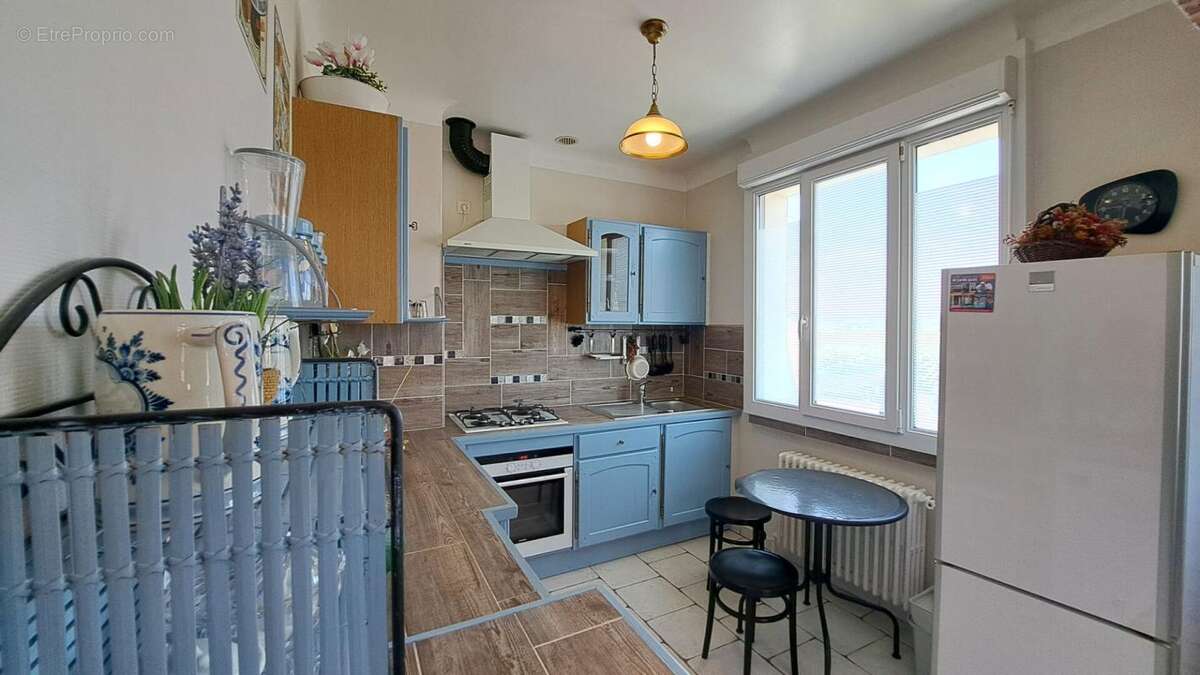 Maison à LE MESNIL-SAINT-DENIS