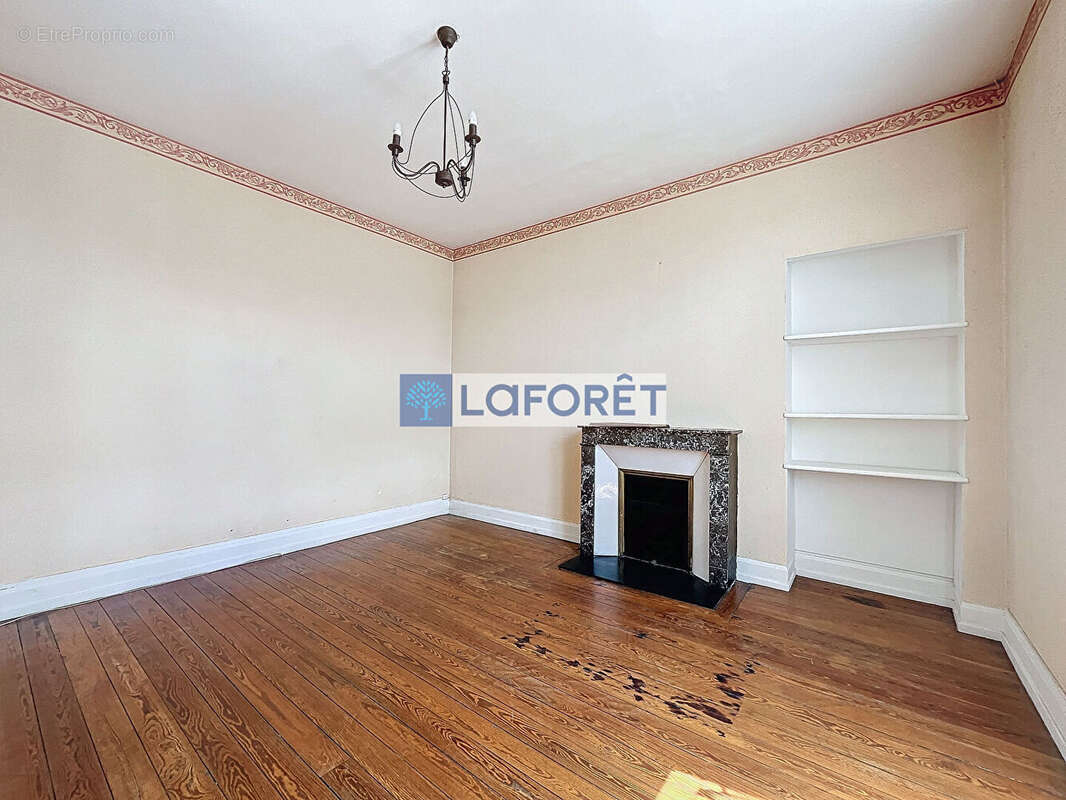 Maison à BROUSSEVAL