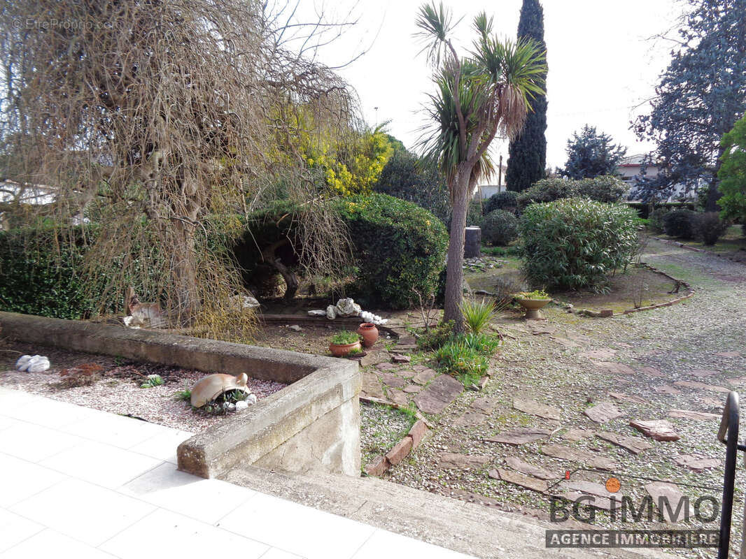Villa F6/7 sur 1554 m2 de terrain avec garage et piscine - photo 22