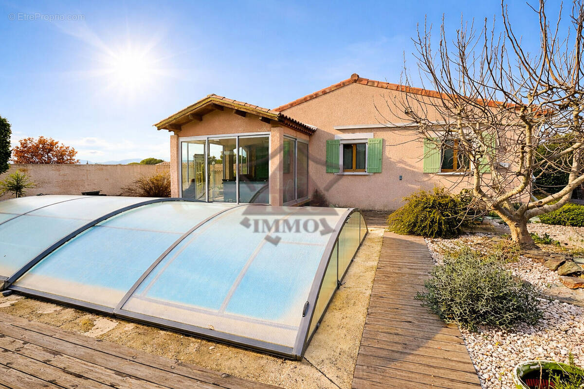 Maison à SAINT-HILAIRE-DE-BRETHMAS