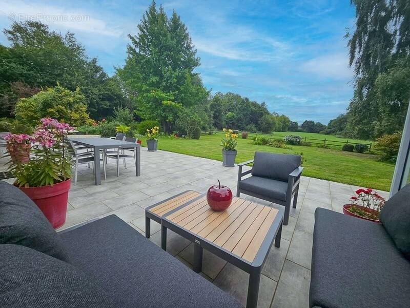 Maison contemporaine avec 4 chambres et terrain de 3 ha - TOURGEVILLE - photo 3