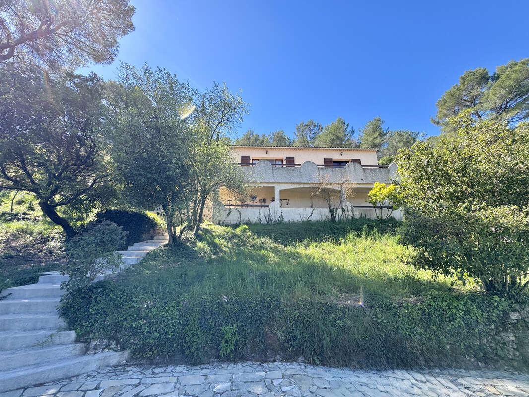 Maison à SOLLIES-TOUCAS