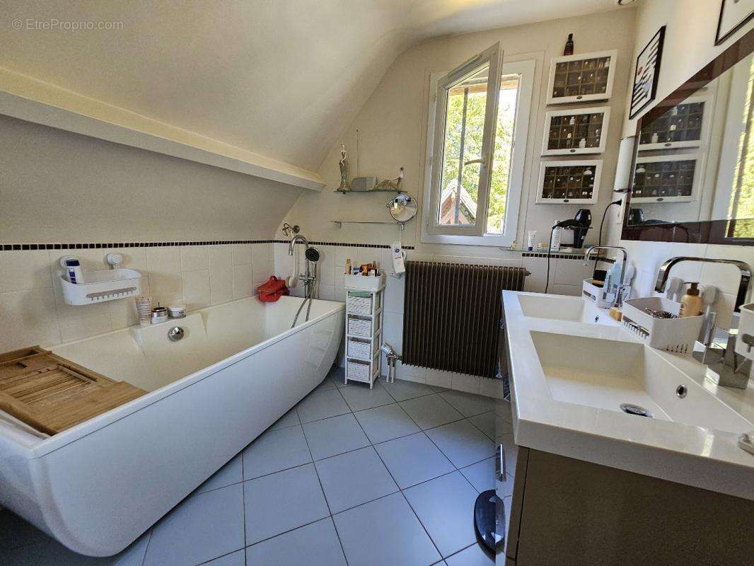 Maison 200 m² à Saint-Germain-De-Pasquier  - photo 20
