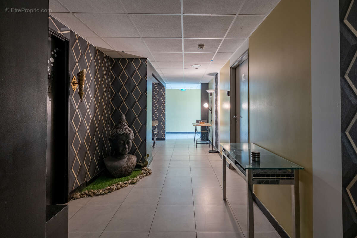 Commerce à CARRY-LE-ROUET