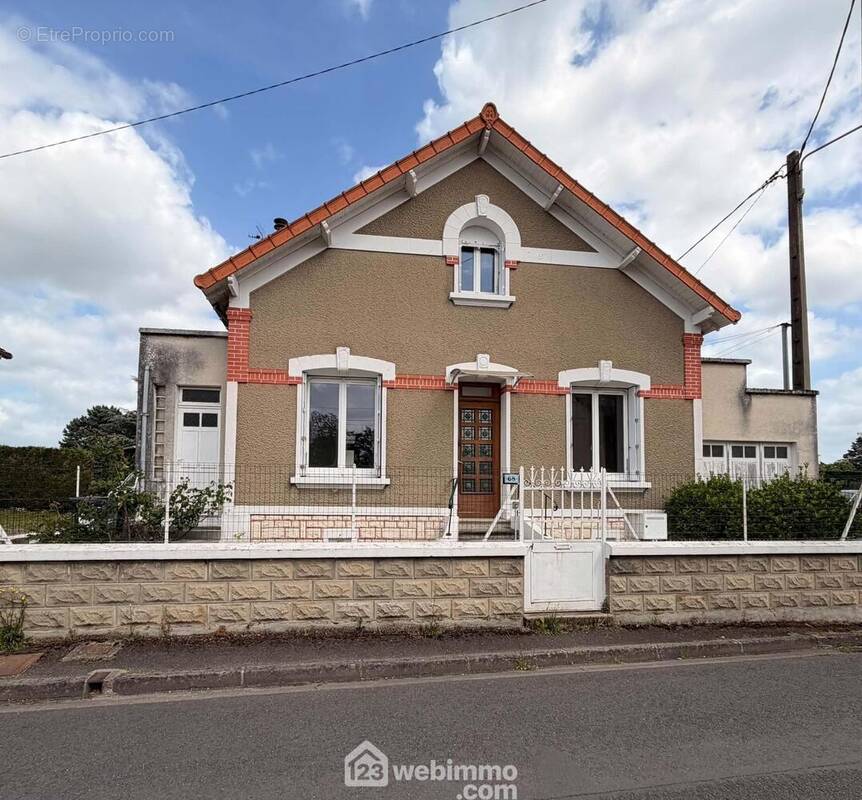 Maison des années 30, 83 m2 habitables. - Maison à CHATELLERAULT