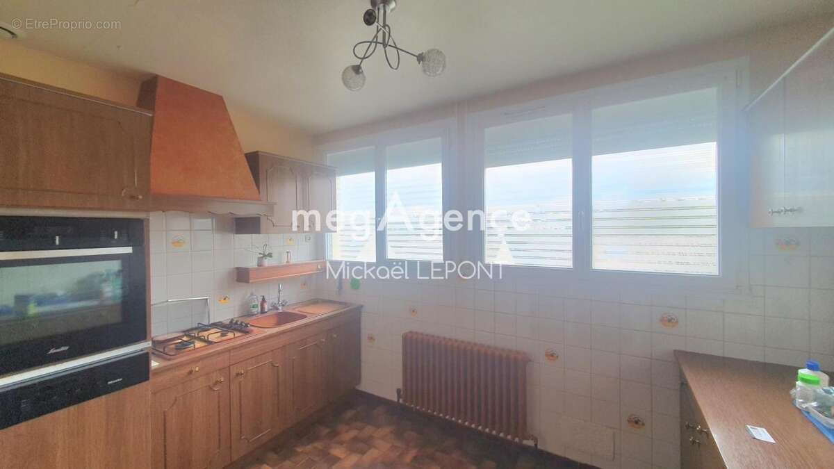 Maison à LE GENEST-SAINT-ISLE