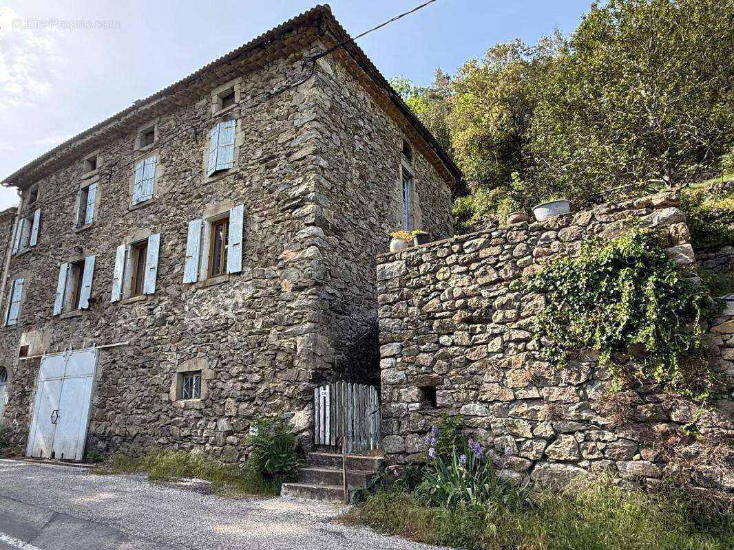 Maison 169 m² à Rocles  - photo 2