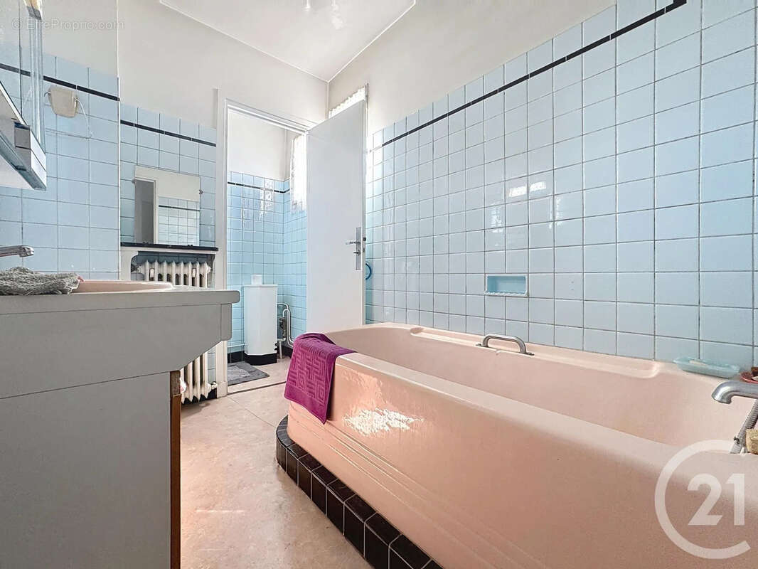 Appartement à PARIS-20E
