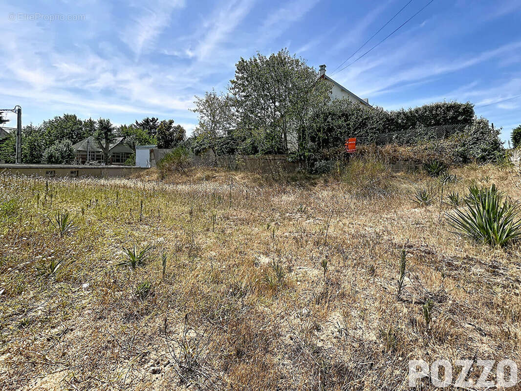 Terrain Jullouville 289 m2 - A 50 m de la plage - Une opportunité rare ! - photo 2