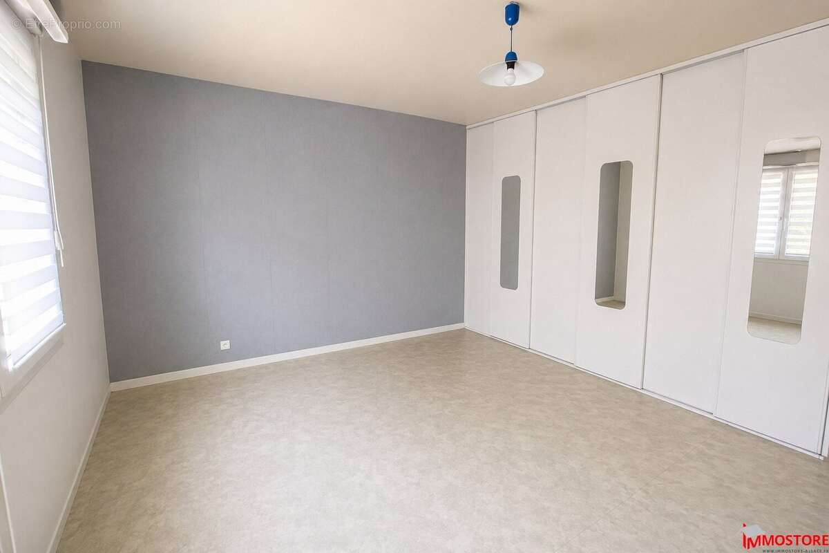 Spacieux 3 pièces avec balcon, garage et cave à Huningue - photo 5