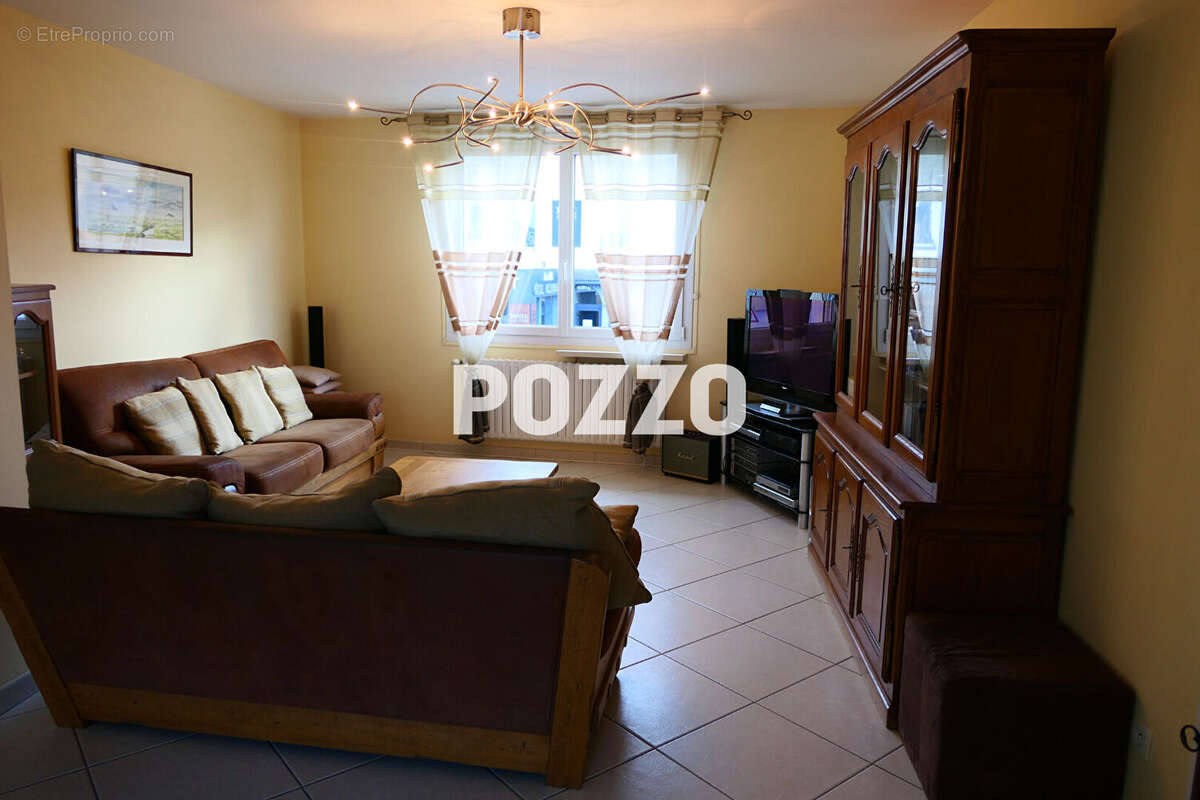 Appartement à JULLOUVILLE