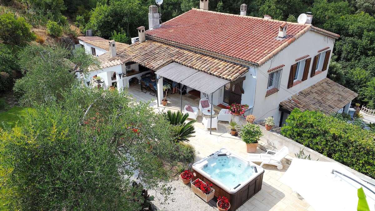 Appartement à VILLENEUVE-LOUBET