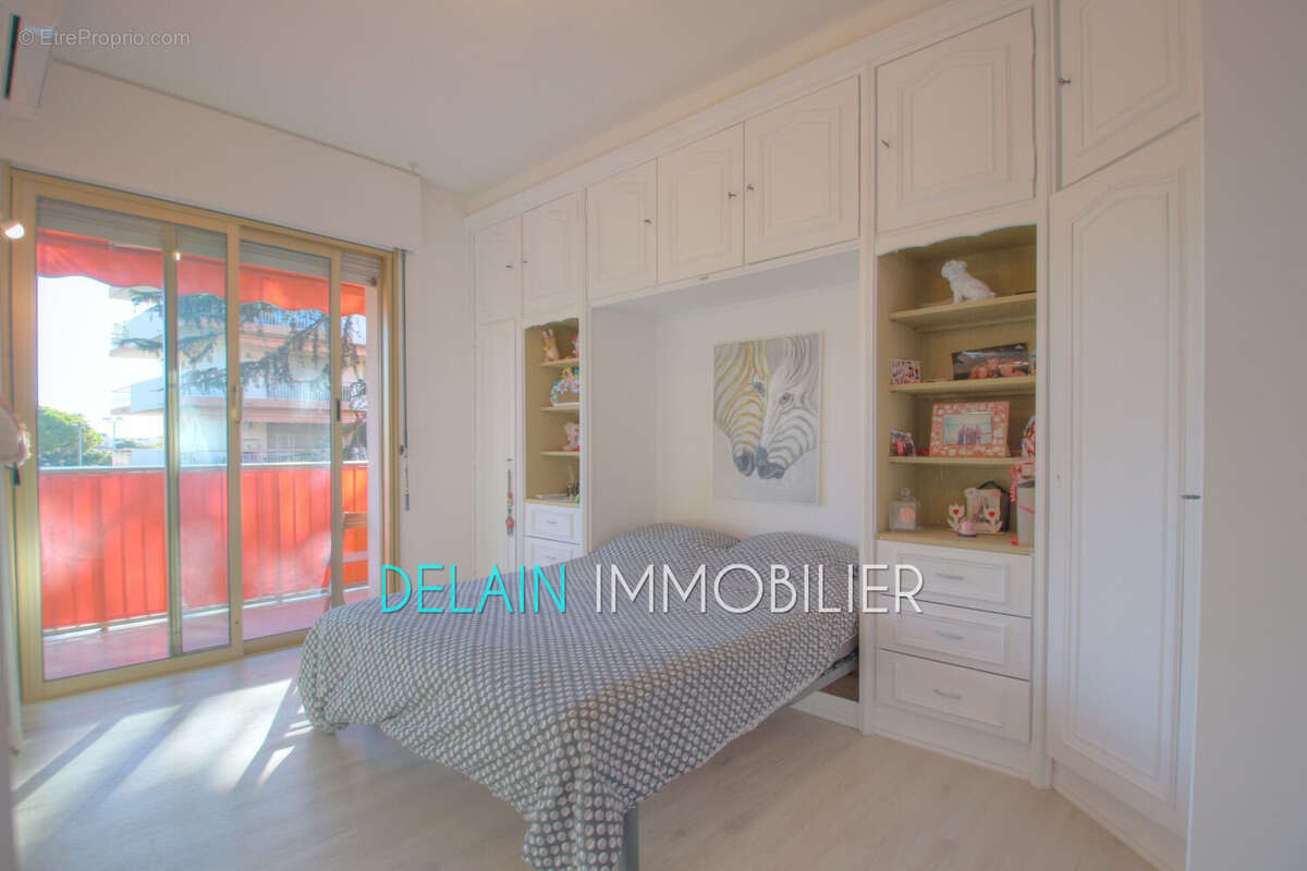 Appartement à SAINT-LAURENT-DU-VAR