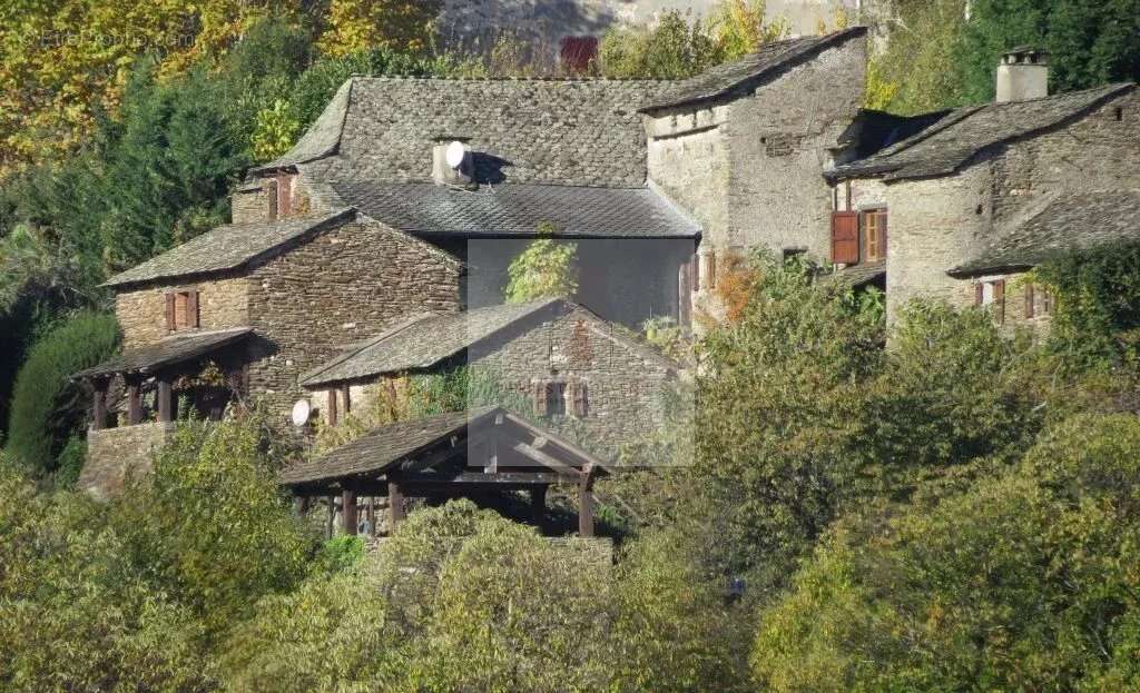 Maison à SAINT-GERMAIN-DE-CALBERTE