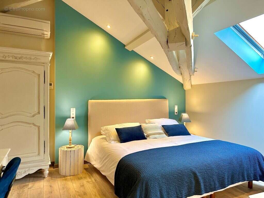 Autre à SAINT-BEAUZEIL