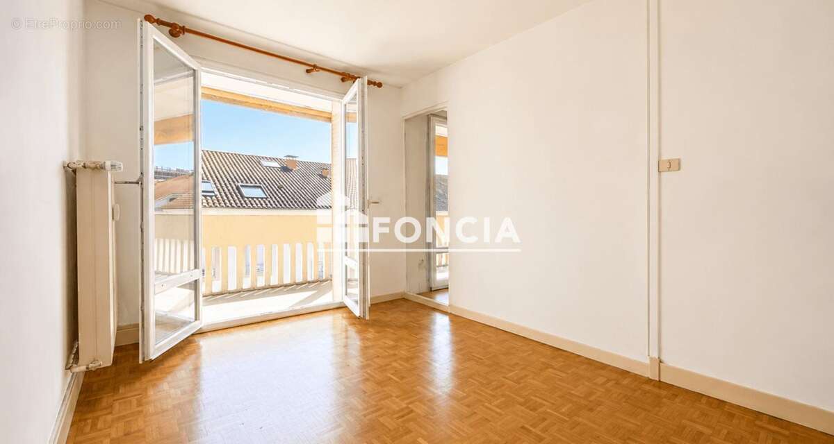 T4 traversant au dernier étage – Balcon plein sud – Loggia – Garage – Vue dégagée - photo 10