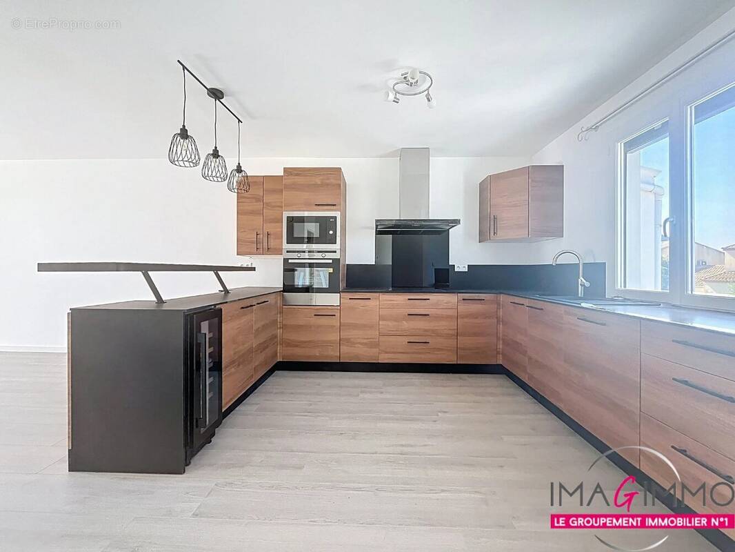 Appartement à MAUGUIO