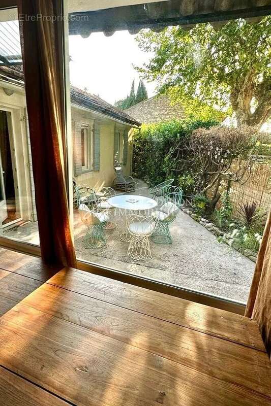 Maison 80 m² à Saint-Remy-De-Provence  - photo 2