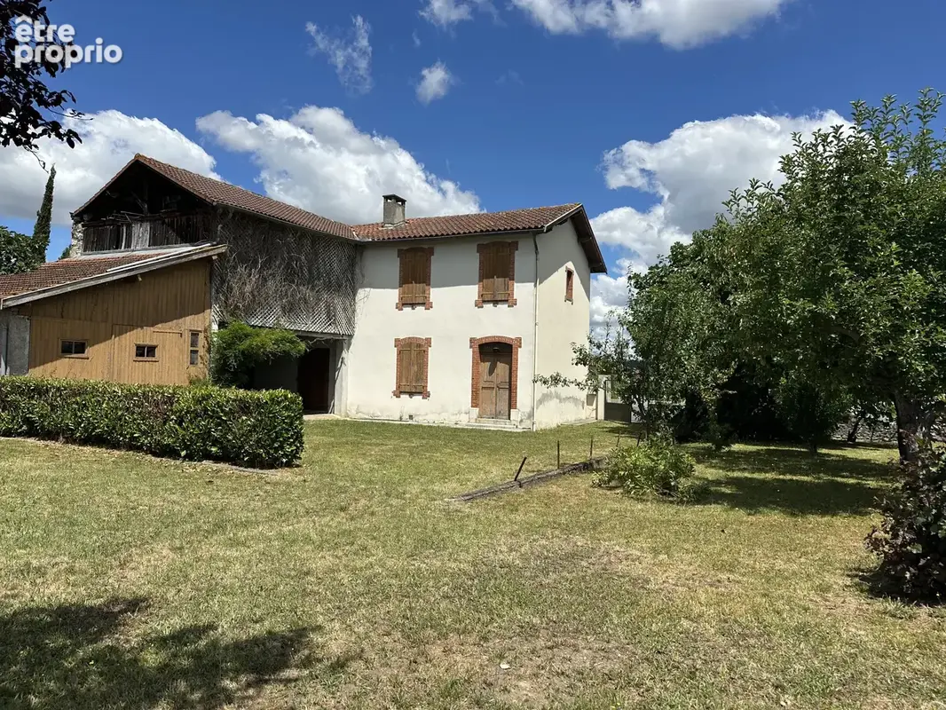 Maison de ville a redécorer avec jardin clos et garage - photo 9