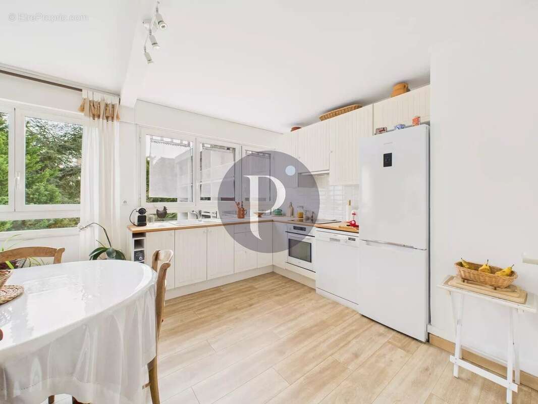 Appartement à VERRIERES-LE-BUISSON