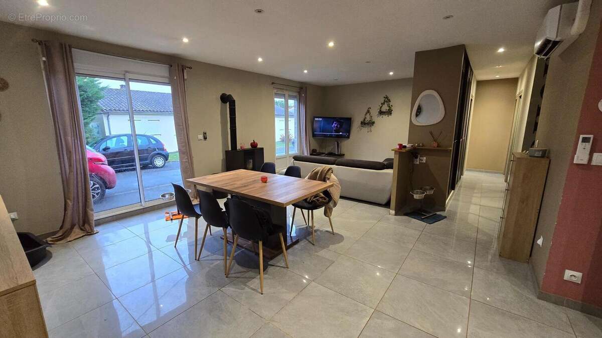 Photo 3 - Maison à LA TRIMOUILLE