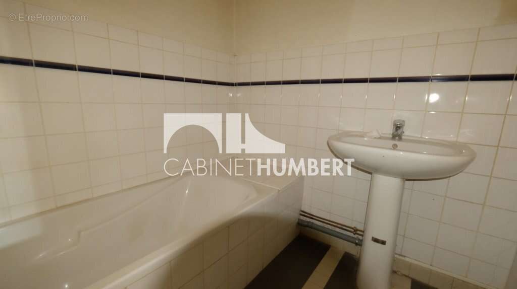 Appartement 97 m² à Saint-Etienne  - photo 7