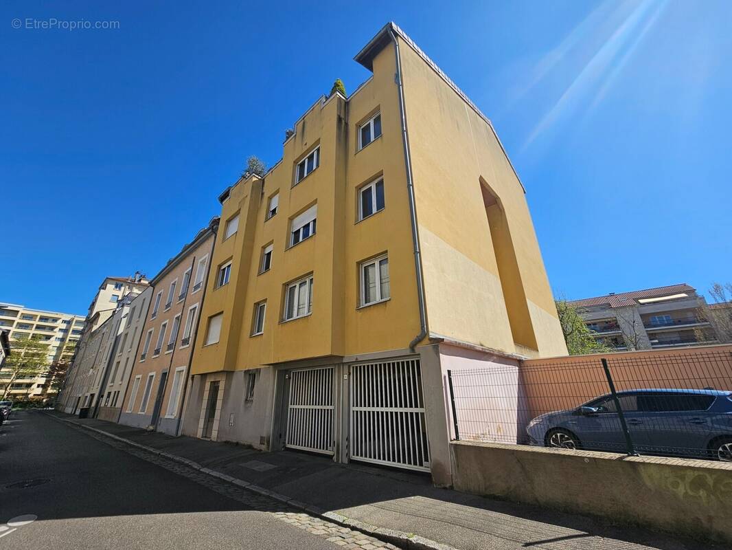 Appartement à LYON-8E