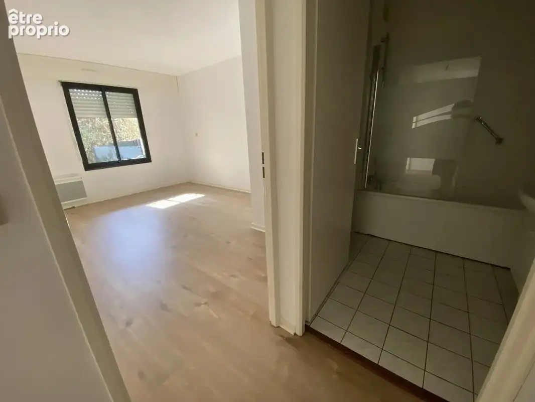 Appartement T5 avec jardin privatif, box et parking - photo 8