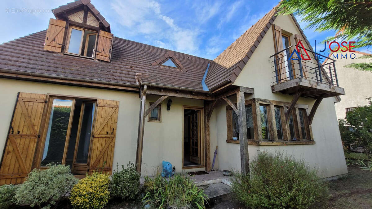 Une maison pleine de charme et de caractère - Maison à EGLY