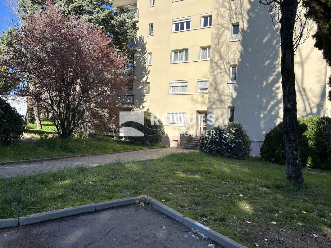 Montpellier, appartement T3 d'une surface de 58 m2, avec terrasse et garage, bon état général - photo 6