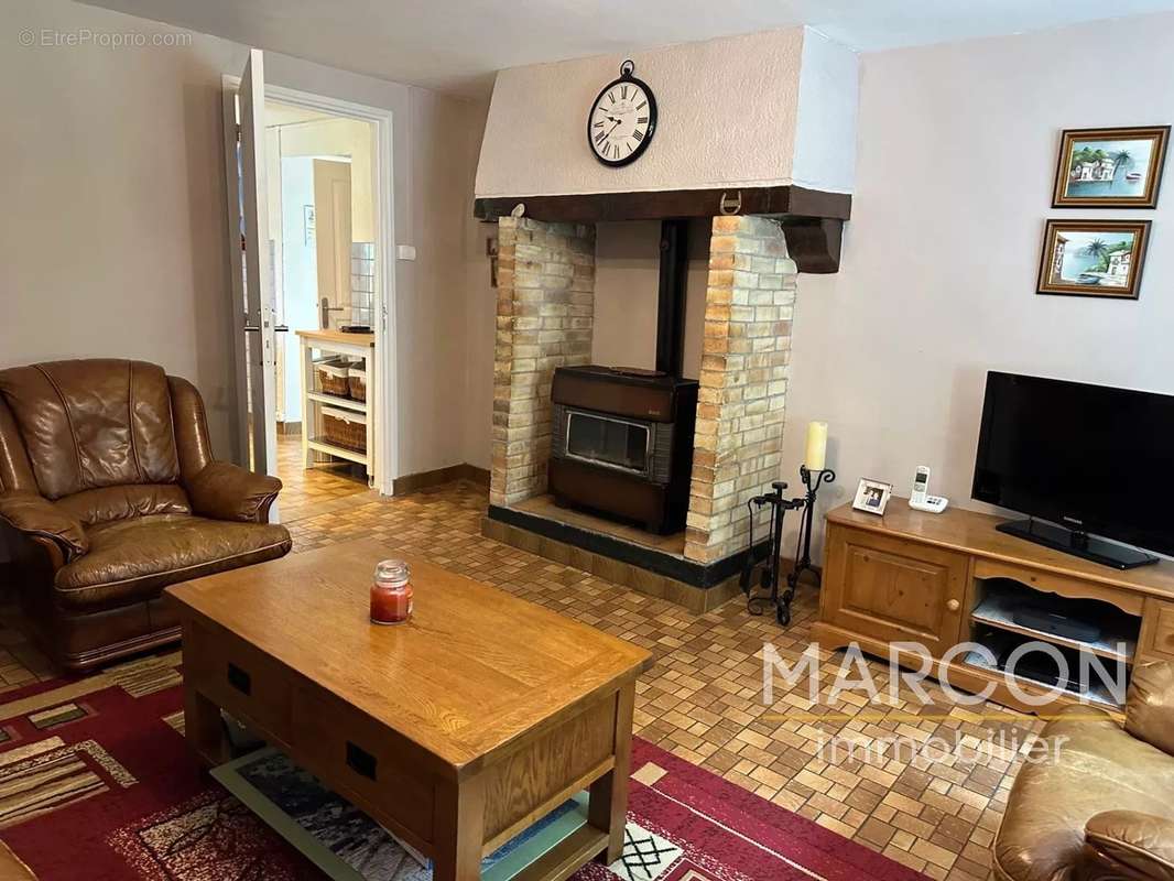 Maison à SAINT-LEGER-BRIDEREIX