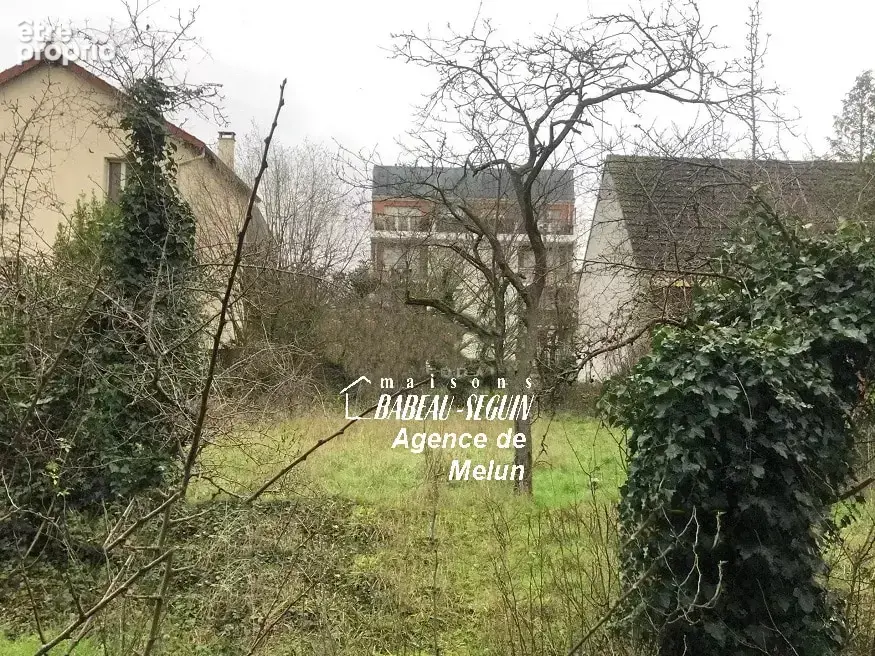 Terrain à VIGNEUX-SUR-SEINE