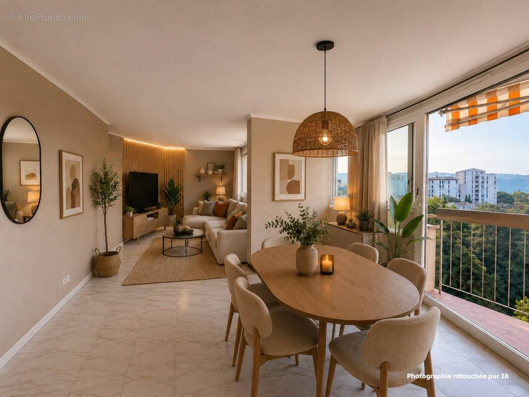 Appartement à CARROS