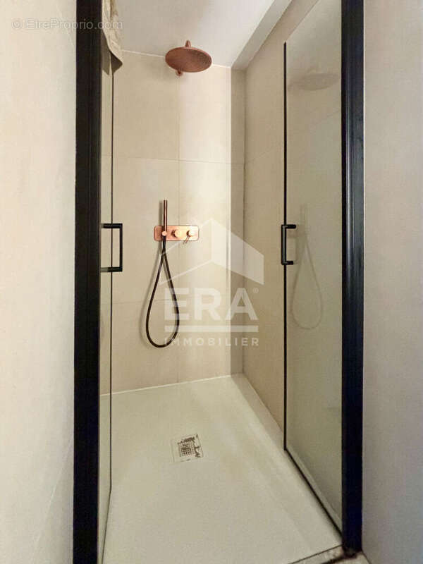 Appartement à LEVALLOIS-PERRET