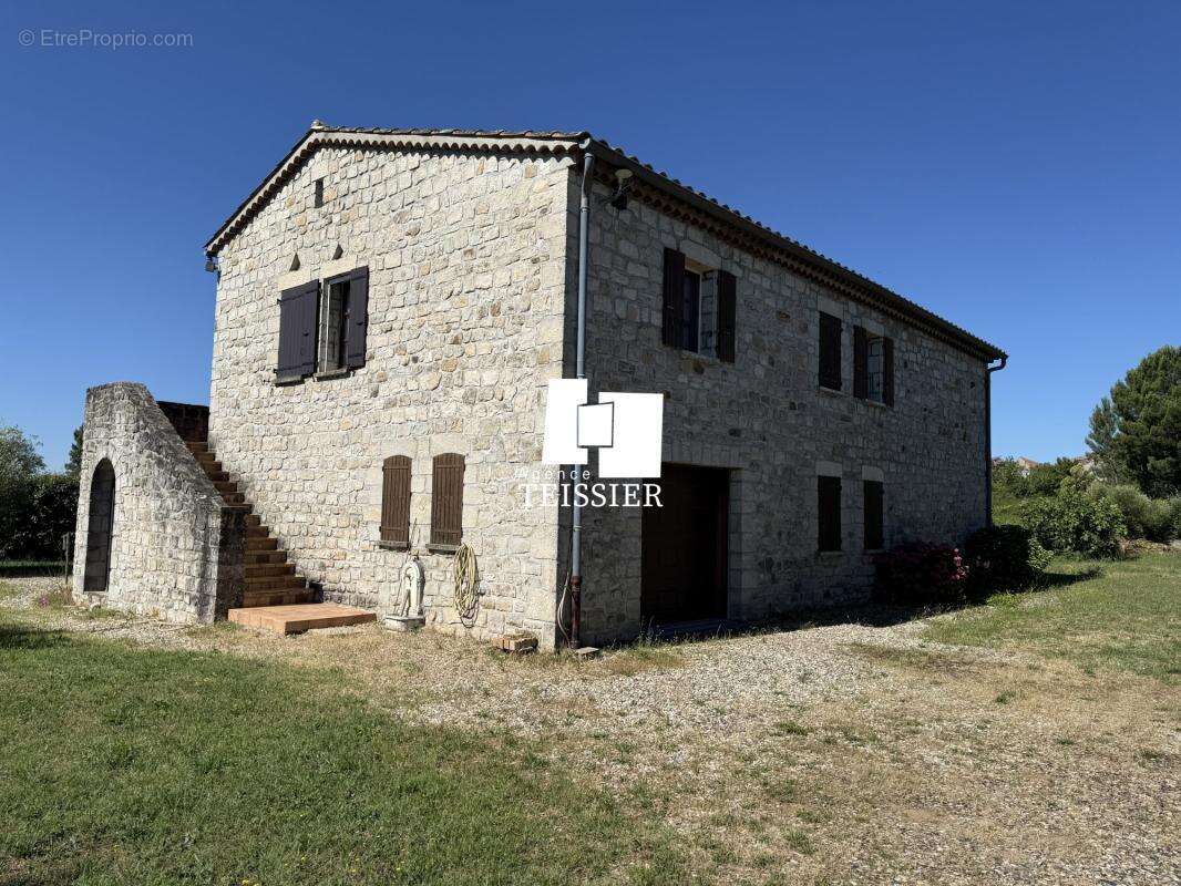 Maison à LABLACHERE