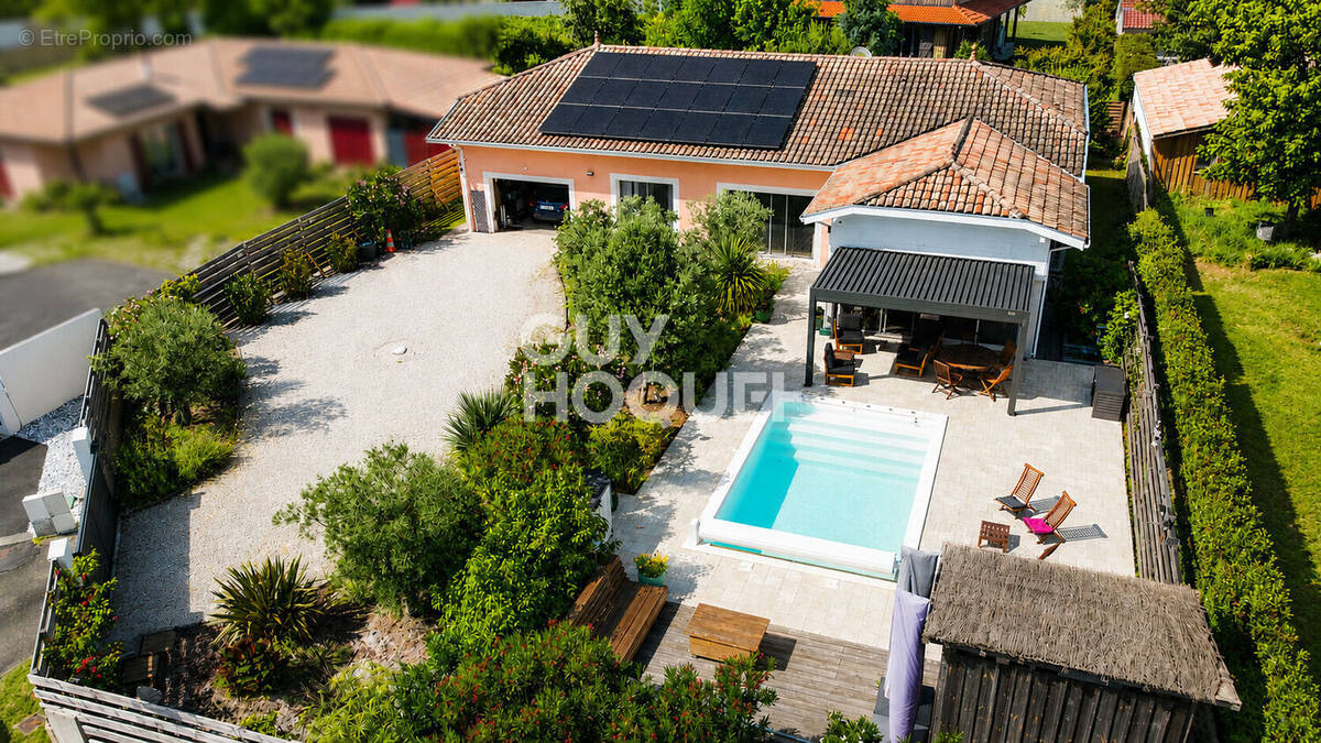 Maison à PARENTIS-EN-BORN