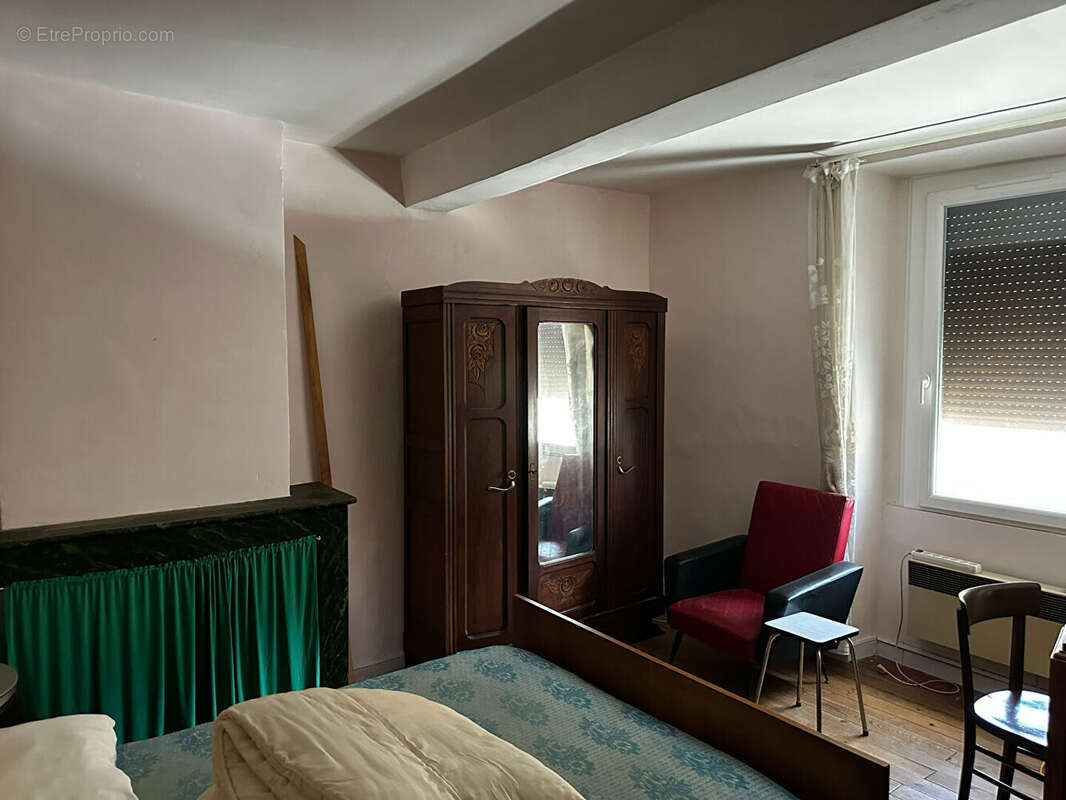 Maison Cailhau  avec dépendance transformable en habitation. - photo 5