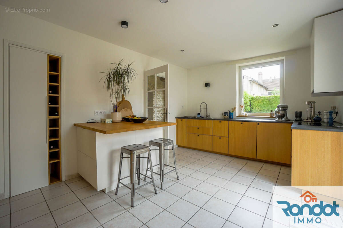 Maison à PICHANGES