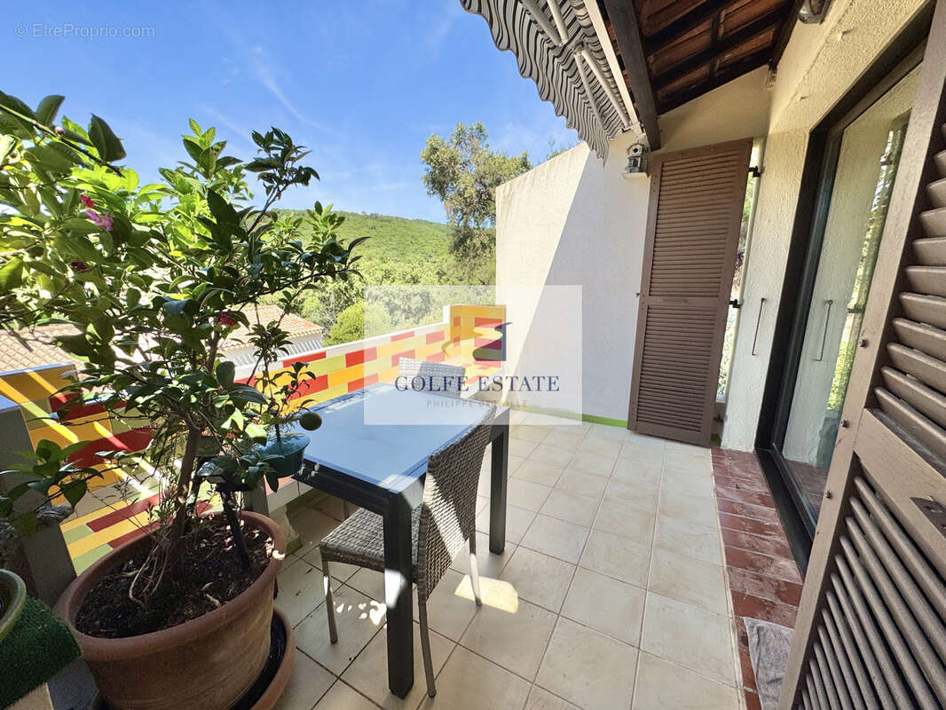 Appartement à LA CROIX-VALMER