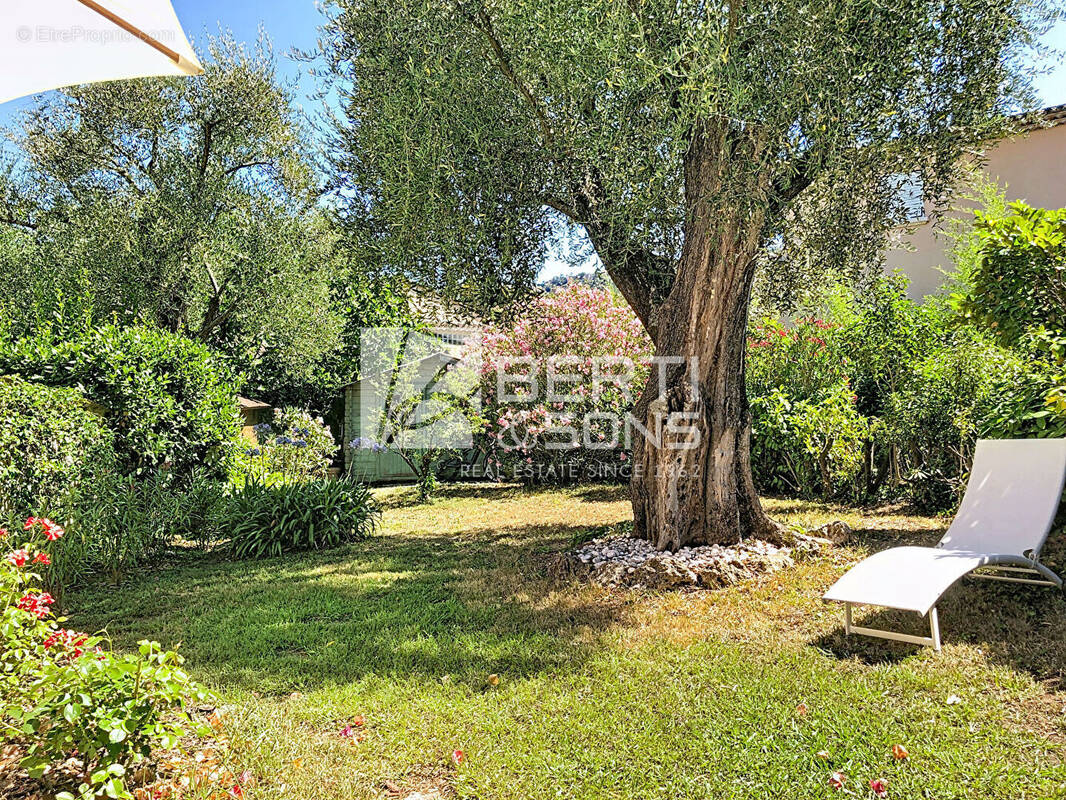 Appartement à MANDELIEU-LA-NAPOULE