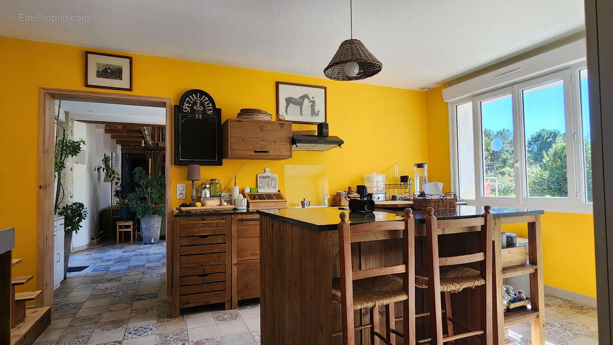 Maison à CIVRAC-DE-BLAYE